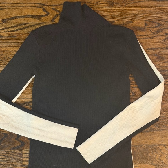 Commense Black and Cream Turtleneck Sweater - Picture 2 of 3